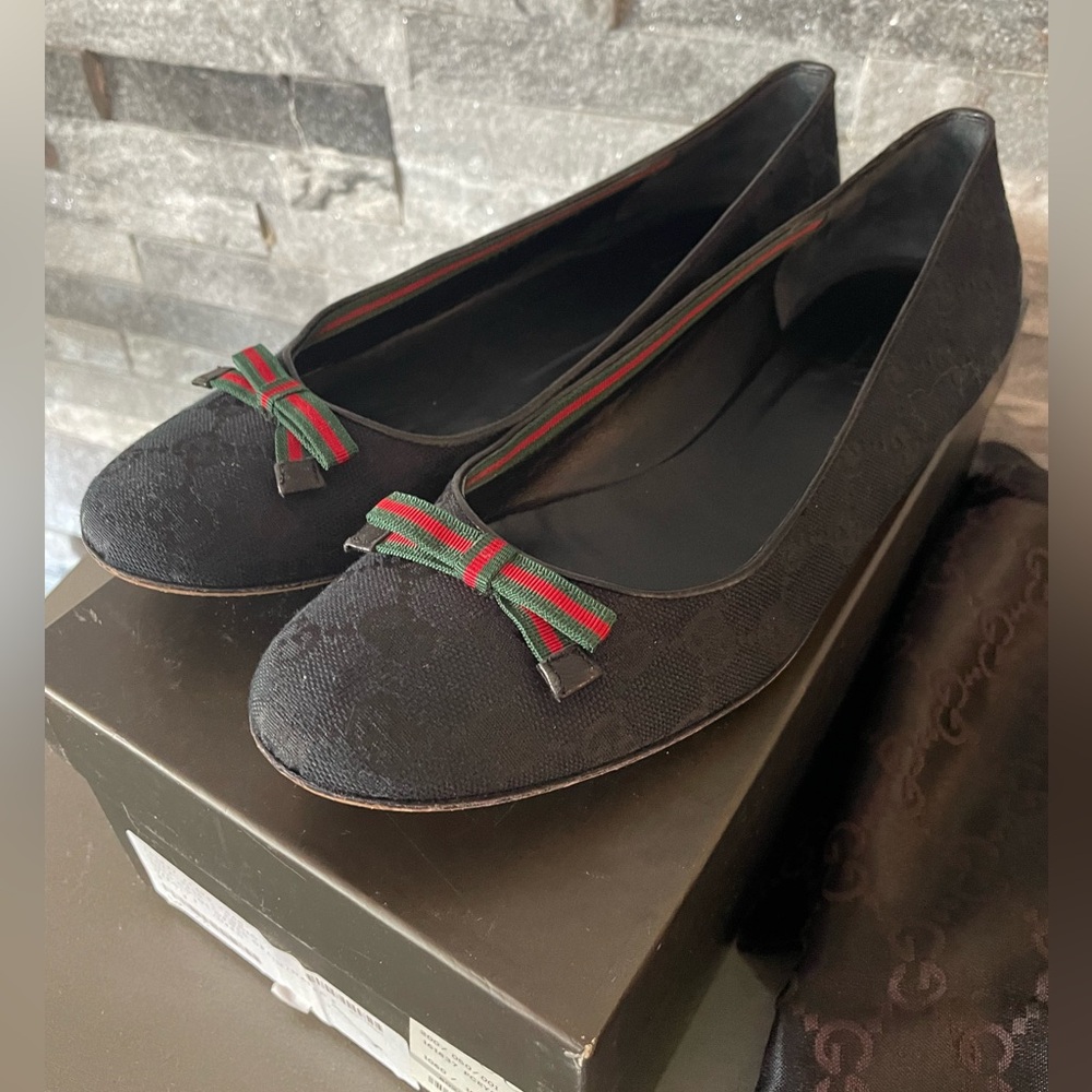 Gucci flats